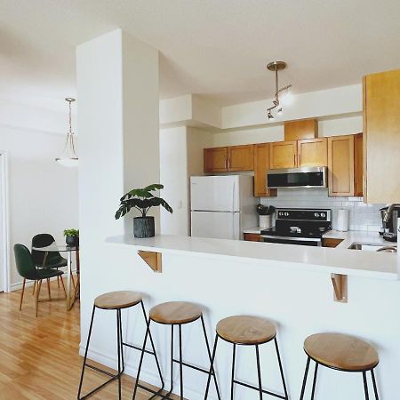 Downtown Waterfront Kelowna Oasis Newly Renovated 2Bed 2Bathアパートメント エクステリア 写真