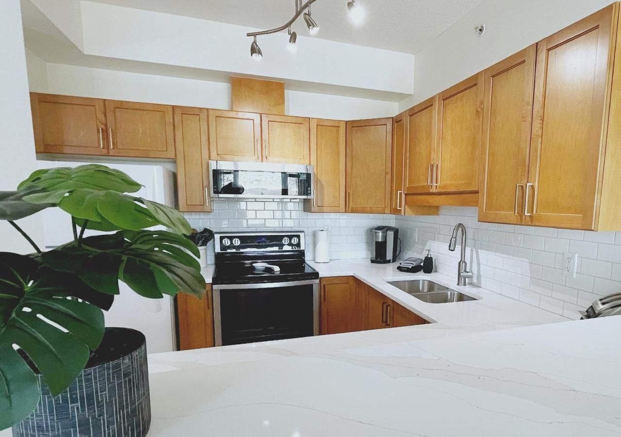 Downtown Waterfront Kelowna Oasis Newly Renovated 2Bed 2Bathアパートメント エクステリア 写真