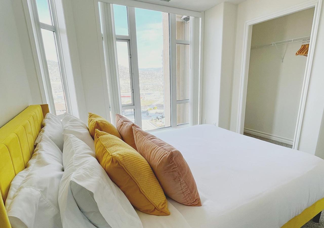 Downtown Waterfront Kelowna Oasis Newly Renovated 2Bed 2Bathアパートメント エクステリア 写真