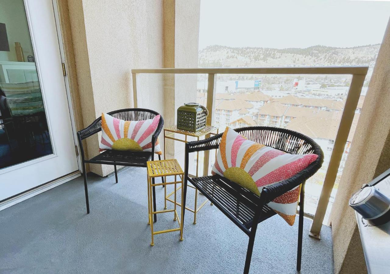 Downtown Waterfront Kelowna Oasis Newly Renovated 2Bed 2Bathアパートメント エクステリア 写真