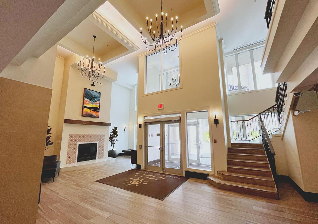 Downtown Waterfront Kelowna Oasis Newly Renovated 2Bed 2Bathアパートメント エクステリア 写真